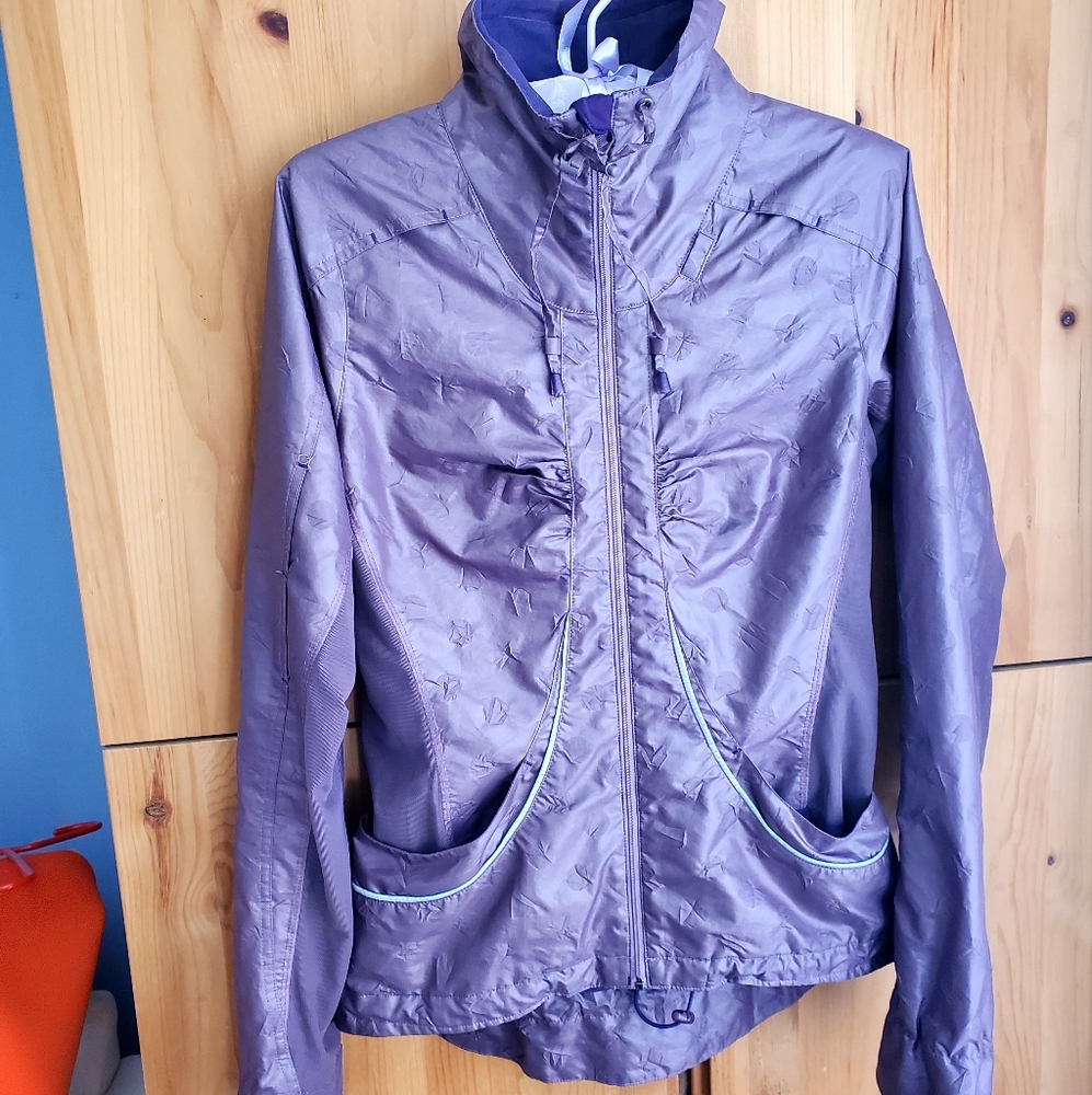 Lululemon Women's Velocity Purple/Mauve Running Jacket Ltd Edition Size 4
